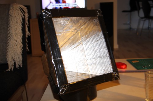 Den færdige gør det selv softbox, uden front på.
