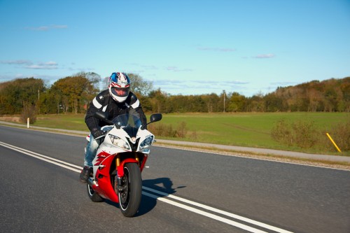 Yamaha R6 motorcykel i fart
